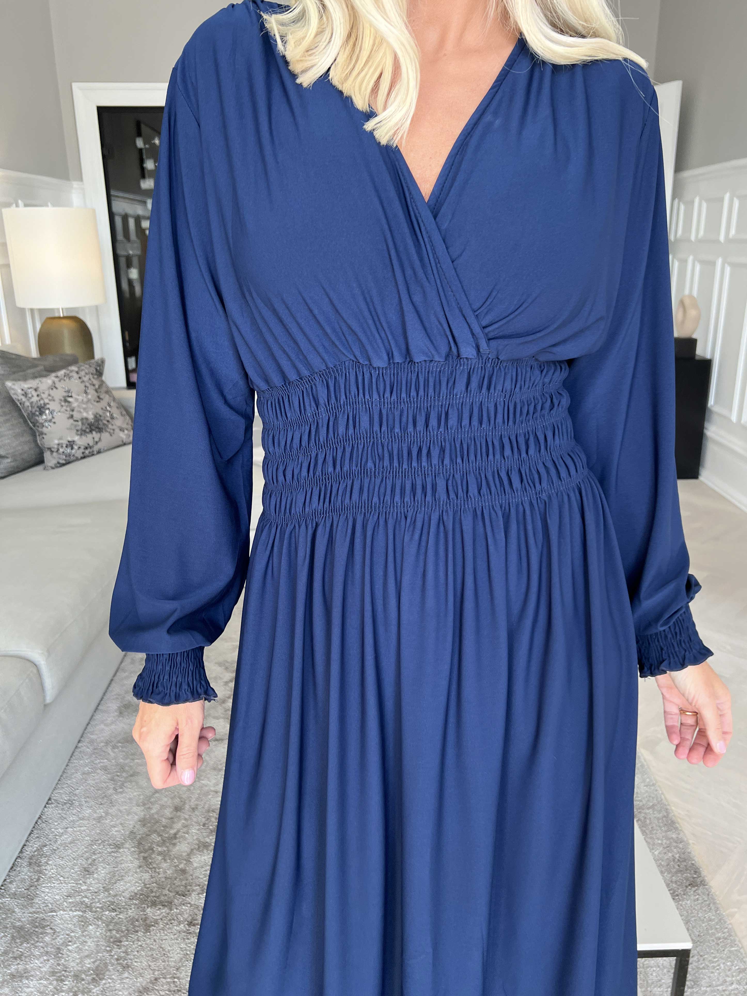 Pams Plain Midi L/S - Elastisk kjole med smock og lange ærmer